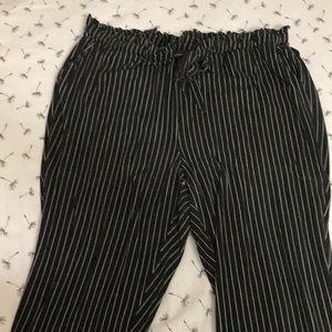 Torrid Size 4 (US 26 W) Paper Bag Waste Cropped Pants